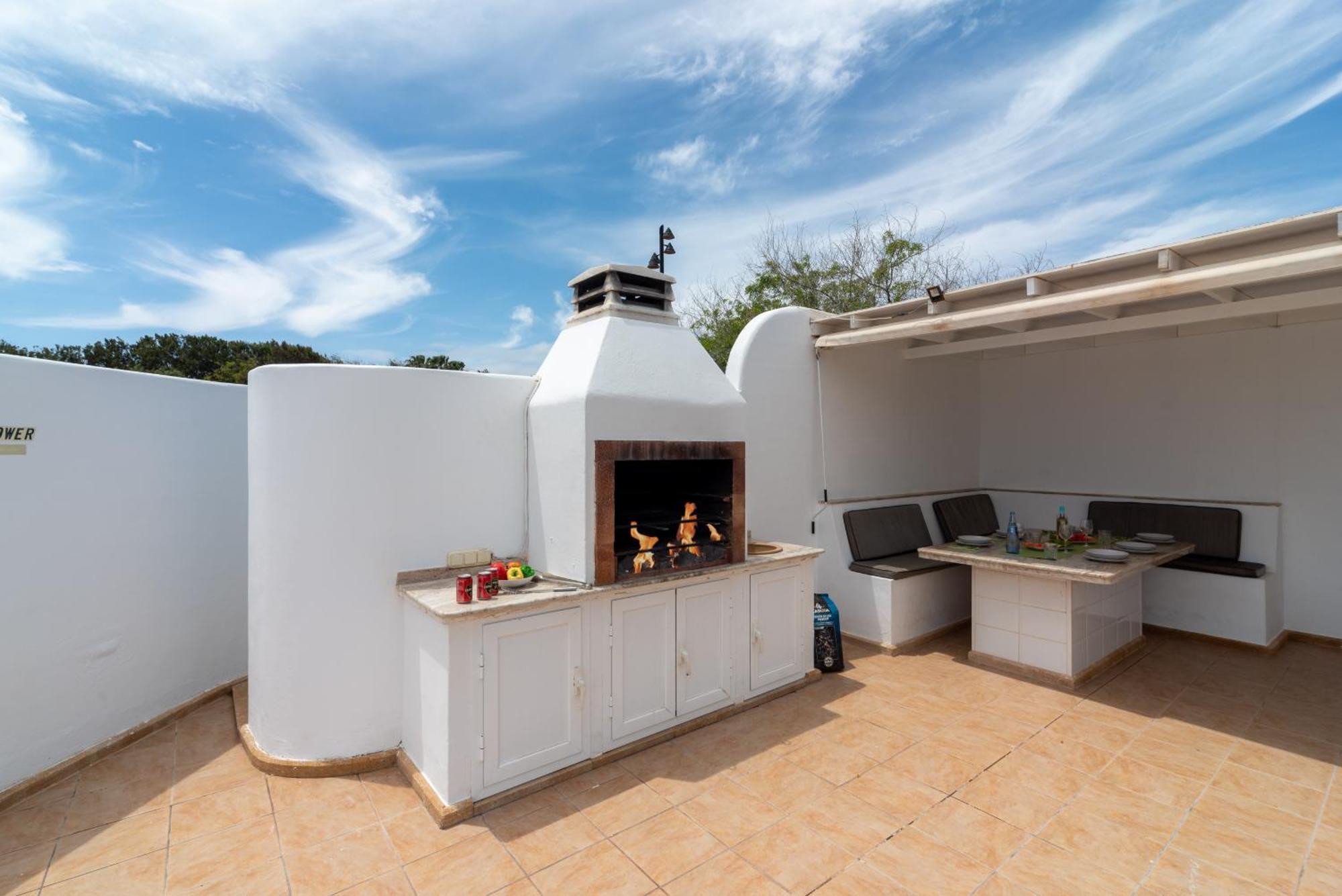 Villa Michelle - Lh114 By Villas Now Ltd Playa Blanca Dış mekan fotoğraf